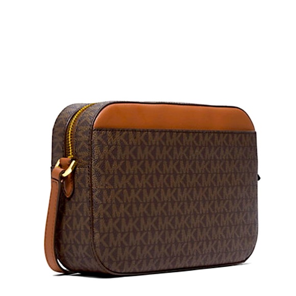 SALE Micheal Kors NWT & Gift Box Jet Set Shoulder/Crossbody& Bowed Magnetic Box - Picture 3 of 12